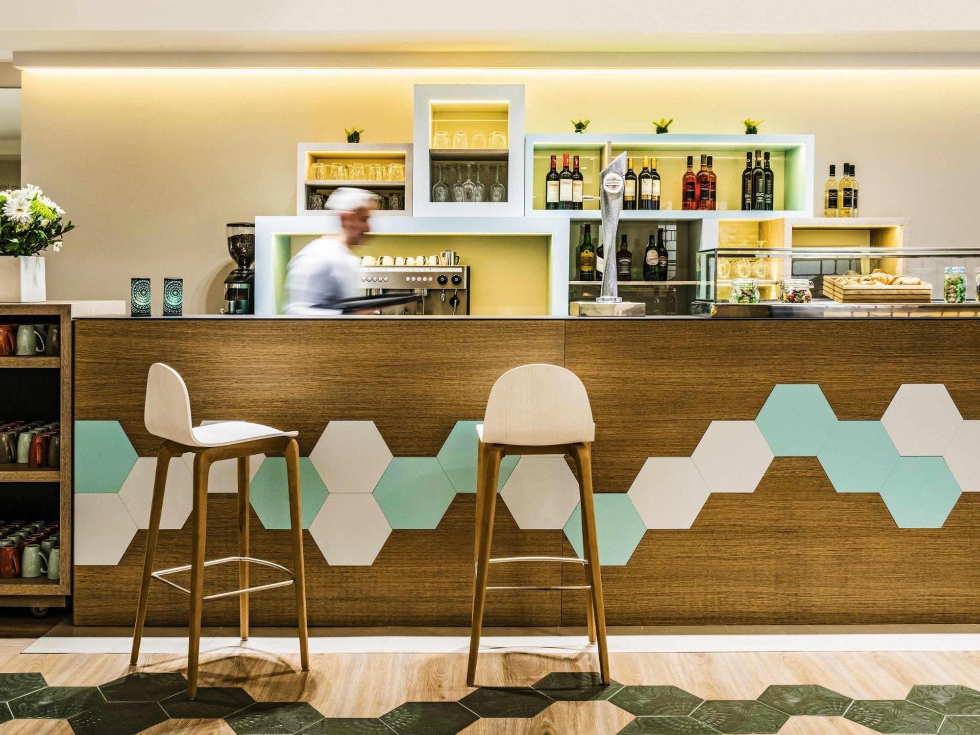 Ibis Styles Barcelona Centre — Fotos 1